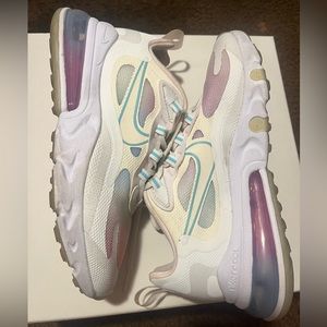 Air max 270 react se ‘summit white/bleached aqua’ in size 6.5 women’s
